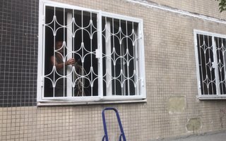 распашная решетка сварного типа для трёхстворчатого окна